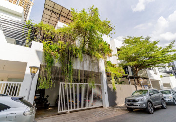 propertyPhotos