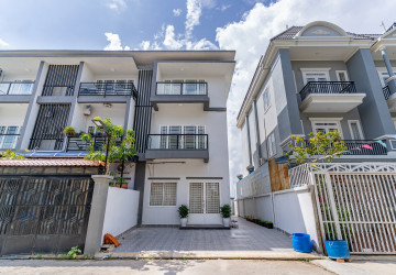 propertyPhotos